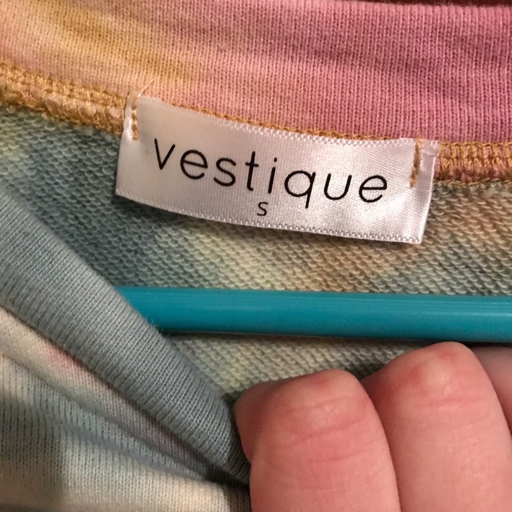 Vestique Simon Sweatshirt Doorbuster - Picture 4 of 5